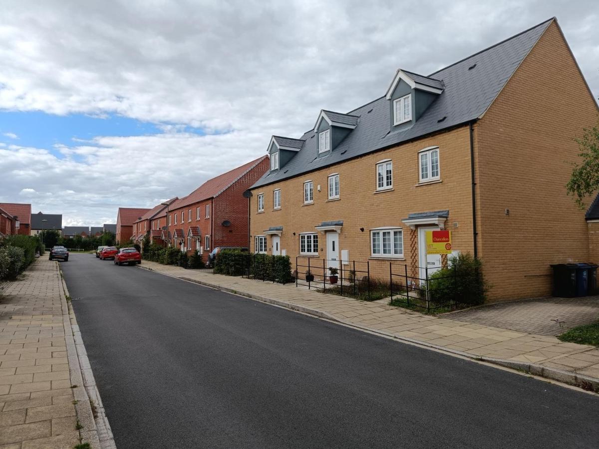 3 Bedroom Townhouse Near Bicester Village Exterior foto